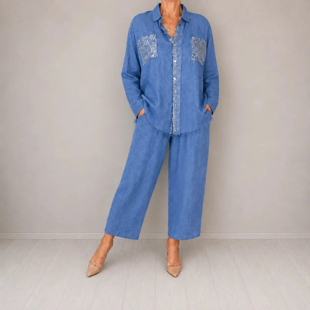 Damen-Zweiteiler mit Paillettentasche, Hose mit weitem Bein und Hemd
