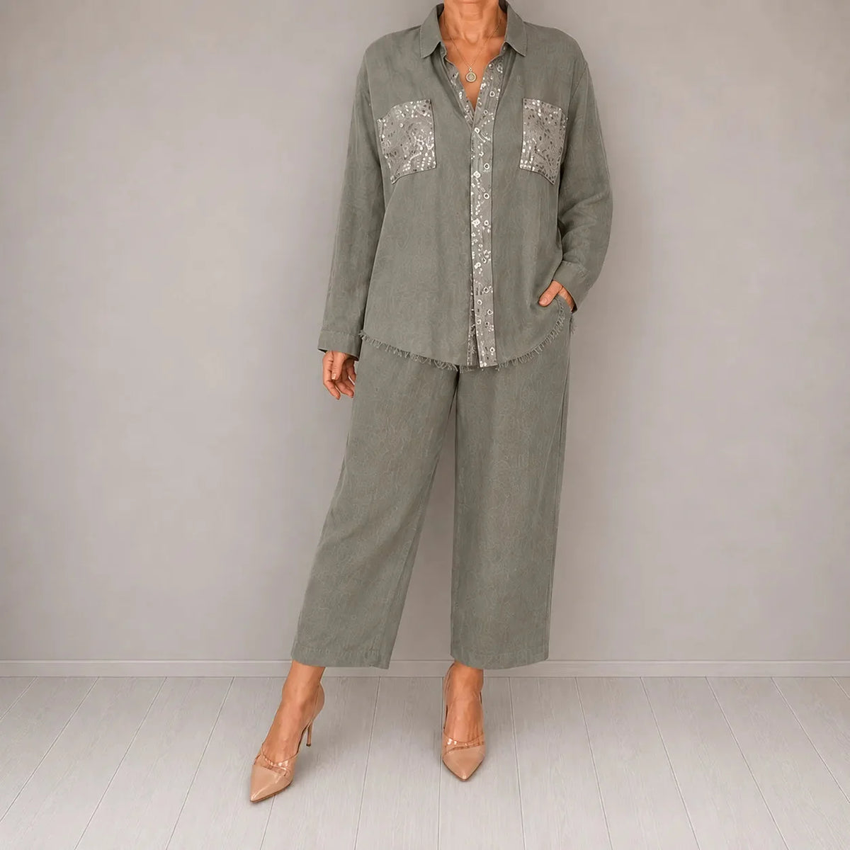 Damen-Zweiteiler mit Paillettentasche, Hose mit weitem Bein und Hemd