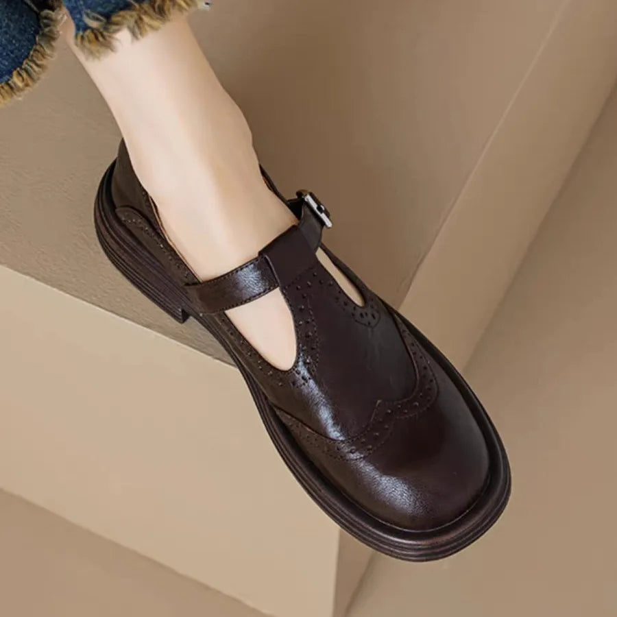 Klassischer Damen T-Steg-Schuh mit Retro-Charme
