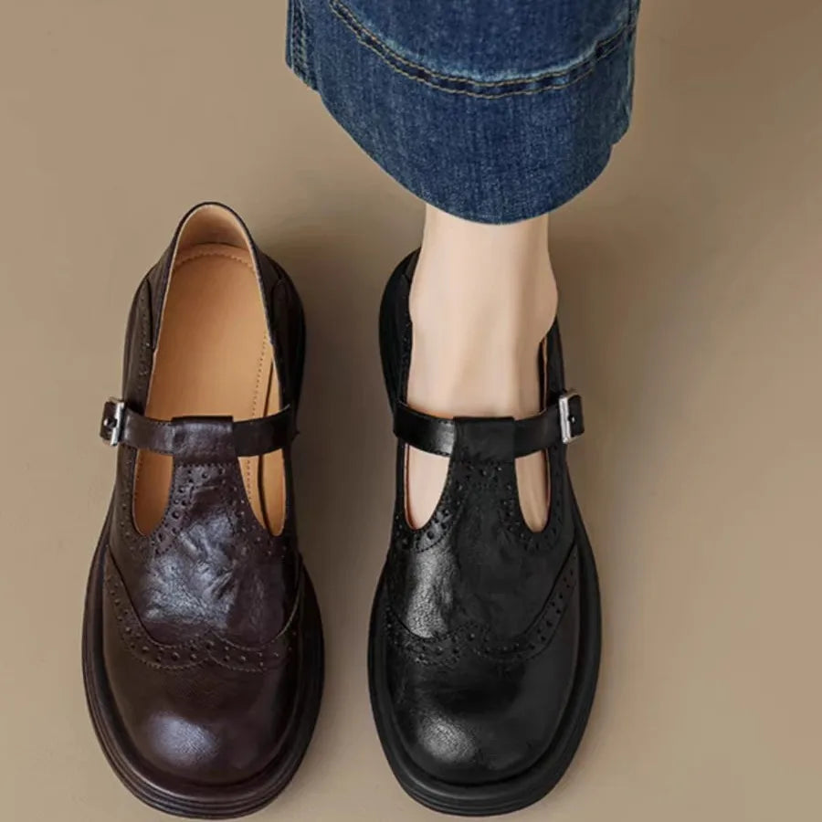 Klassischer Damen T-Steg-Schuh mit Retro-Charme