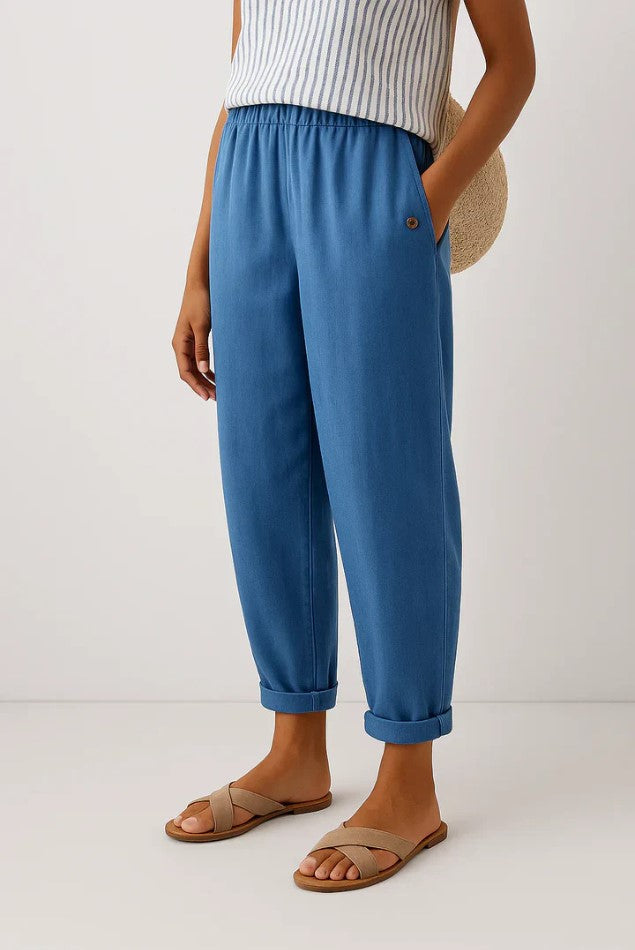 Damenhose in lockerer Passform mit umgeschlagenem Beinsaum