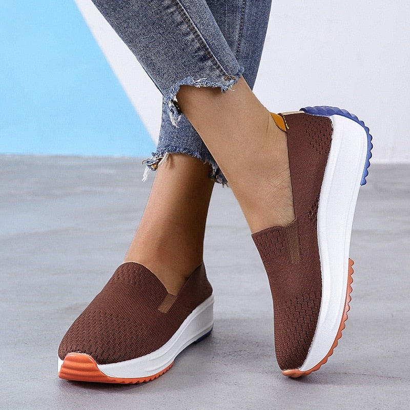 Atmungsaktiver Slip-on-Trainingsschuh aus Strick für Damen