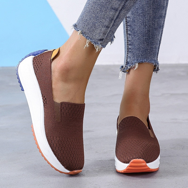 Atmungsaktiver Slip-on-Trainingsschuh aus Strick für Damen