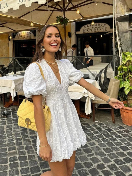 Damen Sommer-Minikleid mit V-Ausschnitt und Puffärmeln