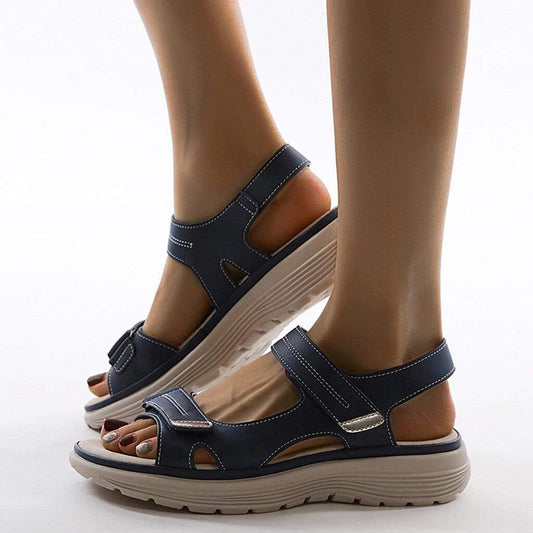 Orthopädische Damenschuhe mit verstellbaren Riemen