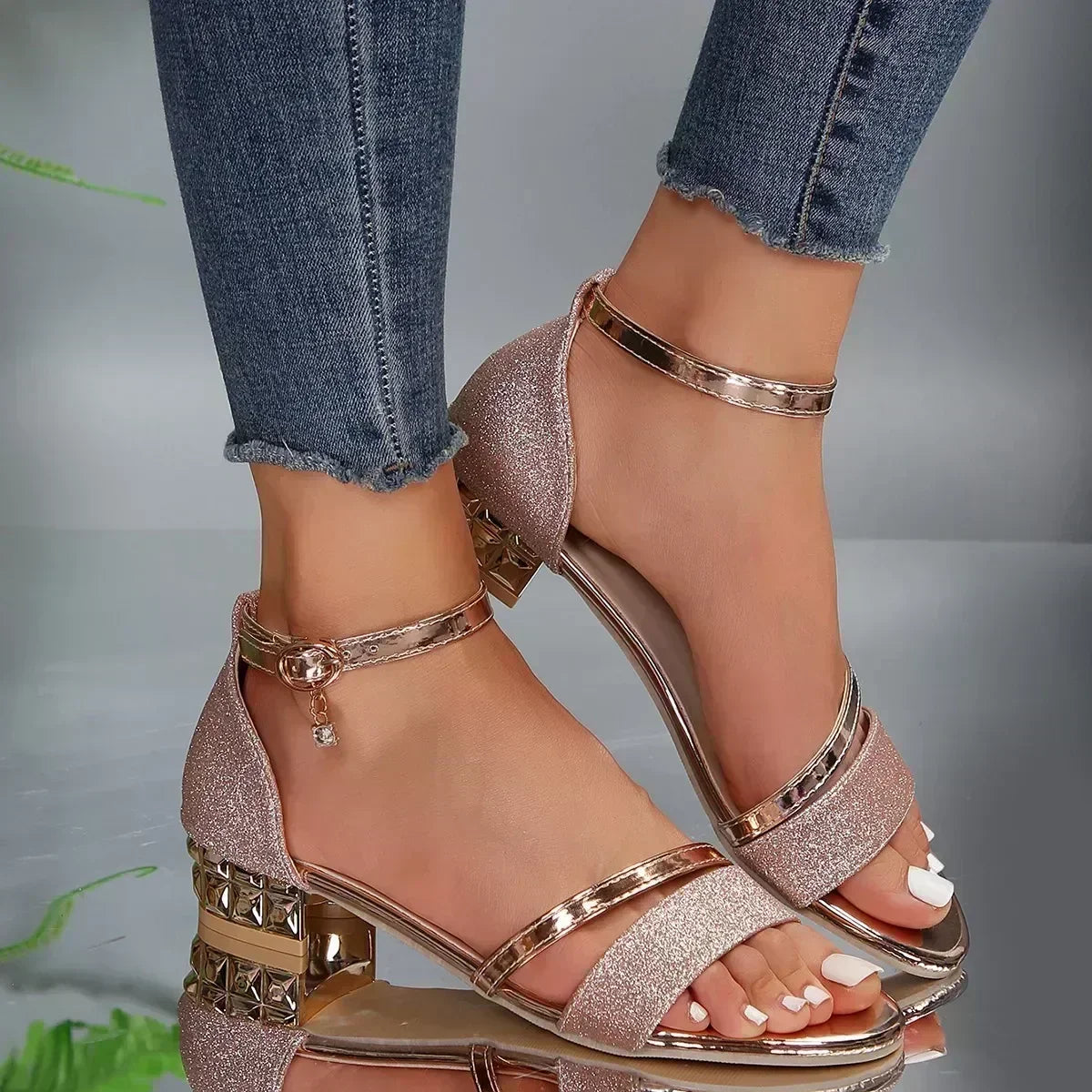 Orthopädische Damen-Riemchensandalen mit Glitzer