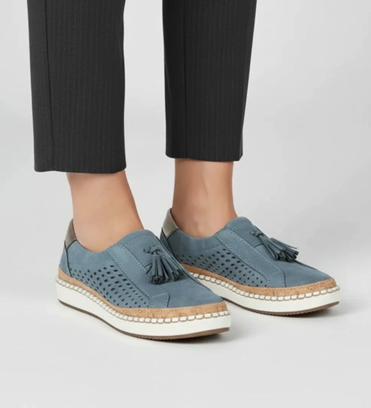 Perforierte Damen-Slip-on-Loafer-Sneaker mit Quasten