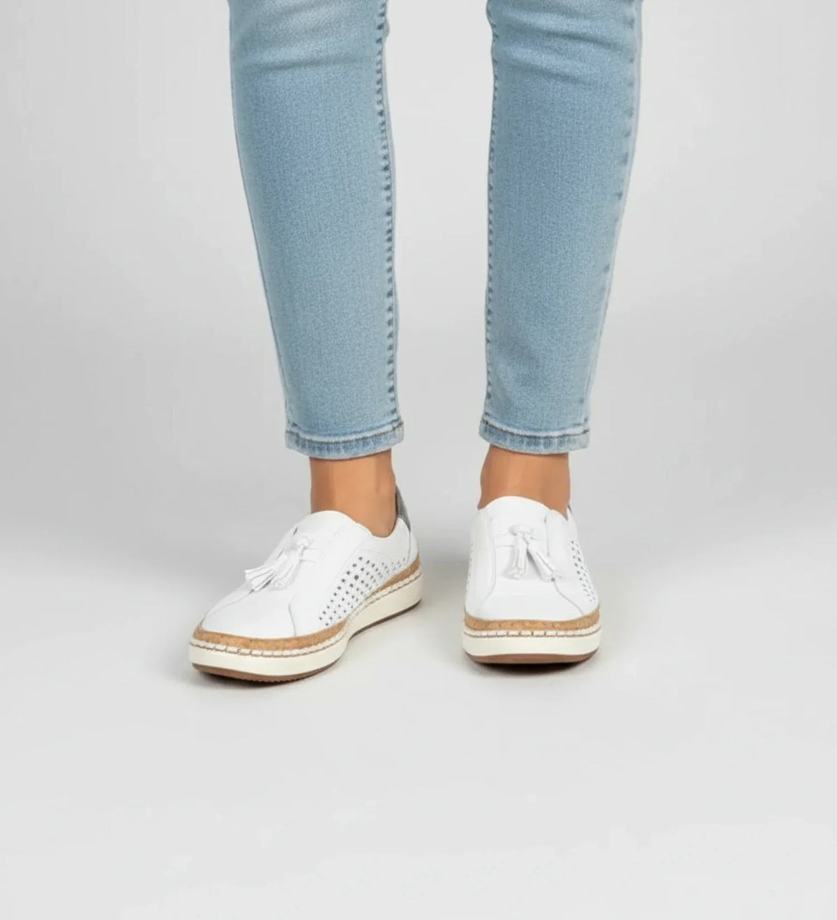 Perforierte Damen-Slip-on-Loafer-Sneaker mit Quasten