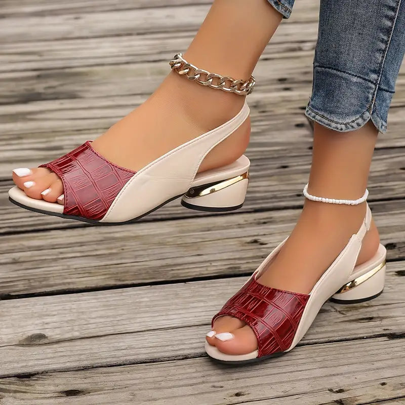 Damensandalen mit gekreuzten Riemen