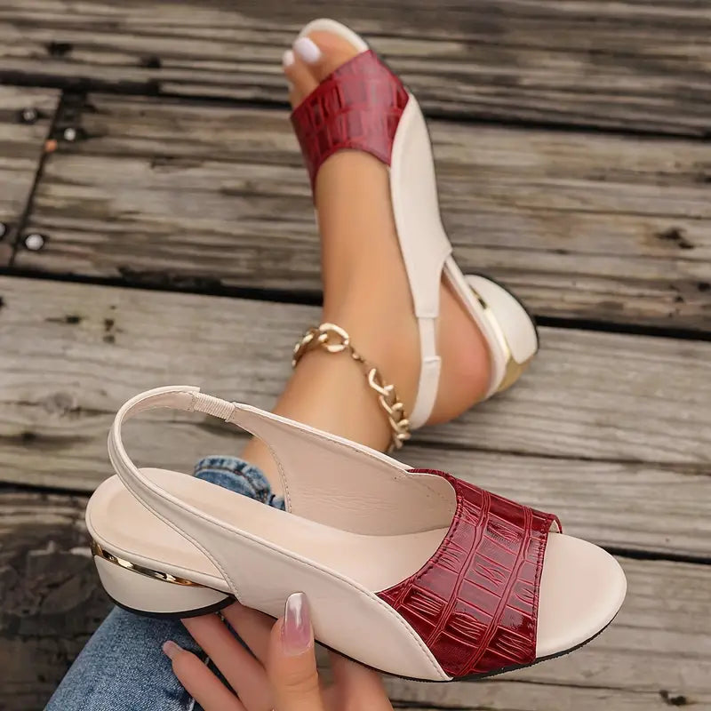 Damensandalen mit gekreuzten Riemen