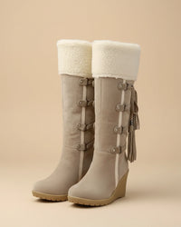 Kniehohe Damen-Winterstiefel mit Keilabsatz