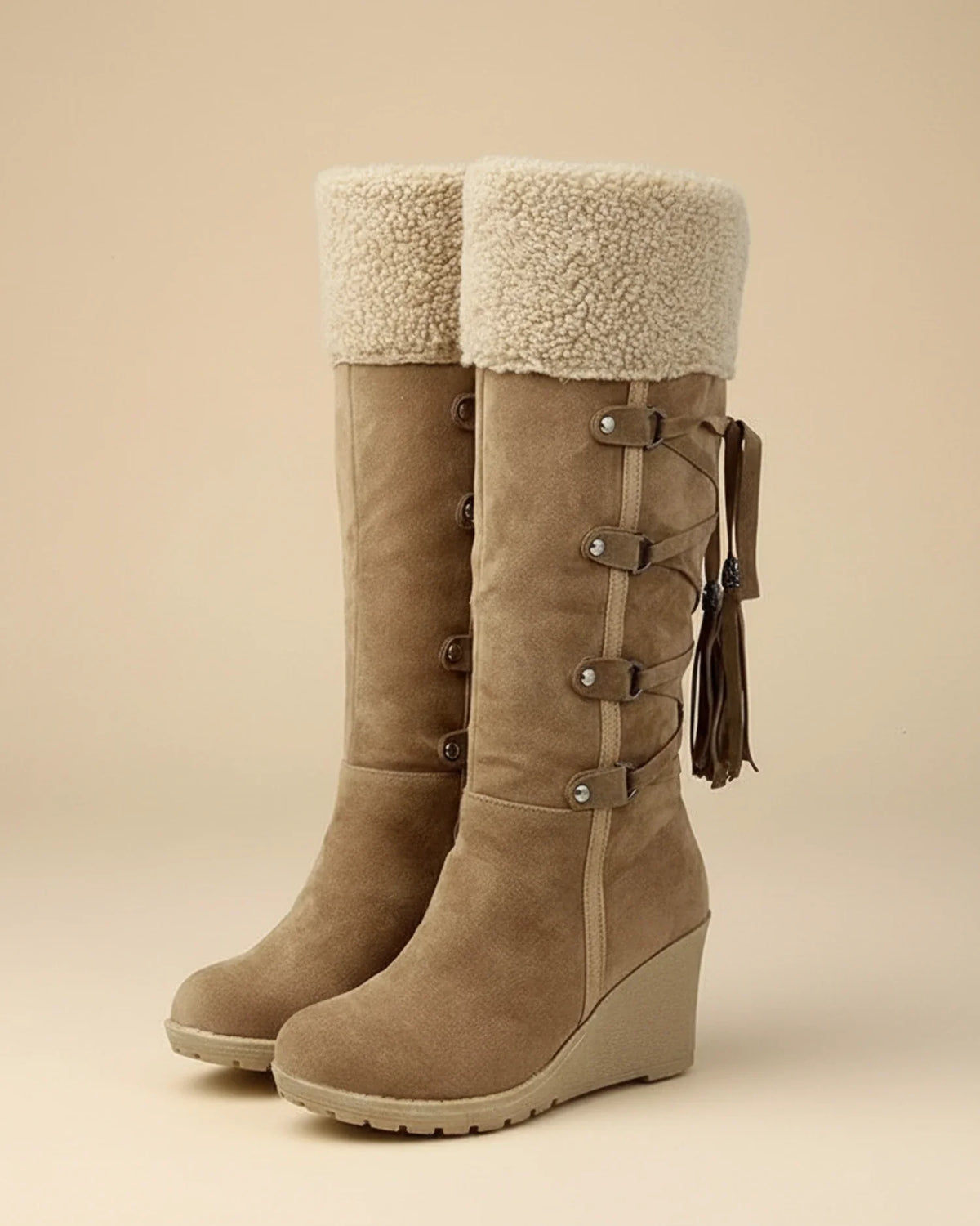 Kniehohe Damen-Winterstiefel mit Keilabsatz