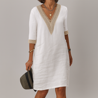 Damen-Leinenkleid mit V-Ausschnitt und Häkeldetails