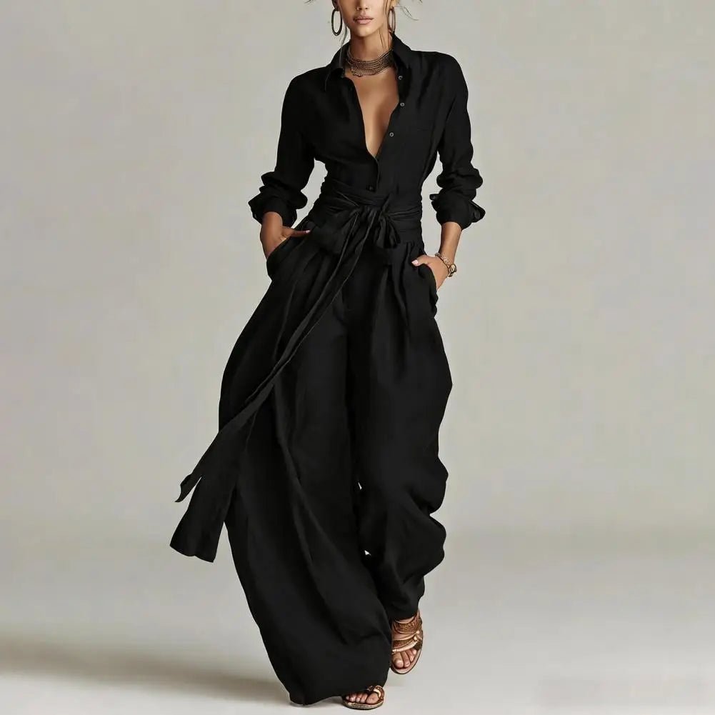 Zweiteiliges Damen-Leinen-Set mit offenem Kragenhemd und weithalsiger Hose mit hoher Taille