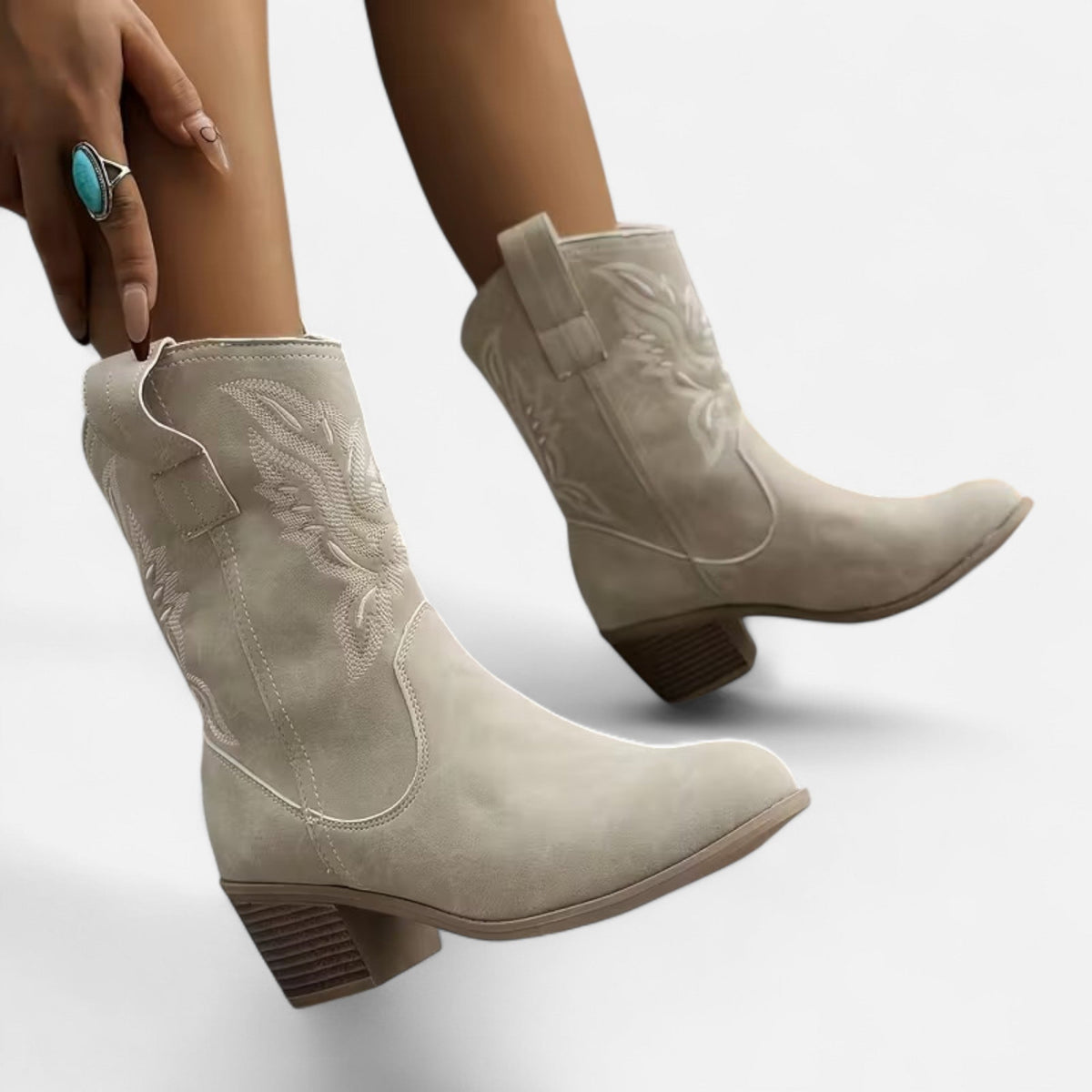 Damen Westernstiefel aus Veloursleder mit Blockabsatz und Ziernaht