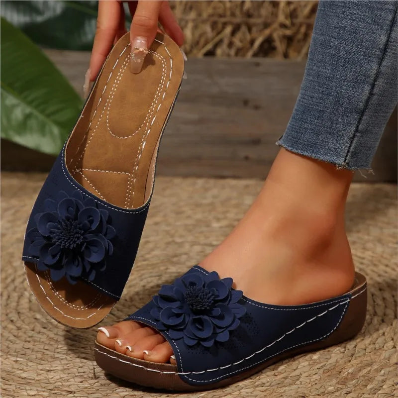 Bequeme Damen-Pantoletten mit Blumenmuster
