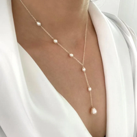 Halskette mit Perlmuttdetail, feines und stilvolles Accessoire