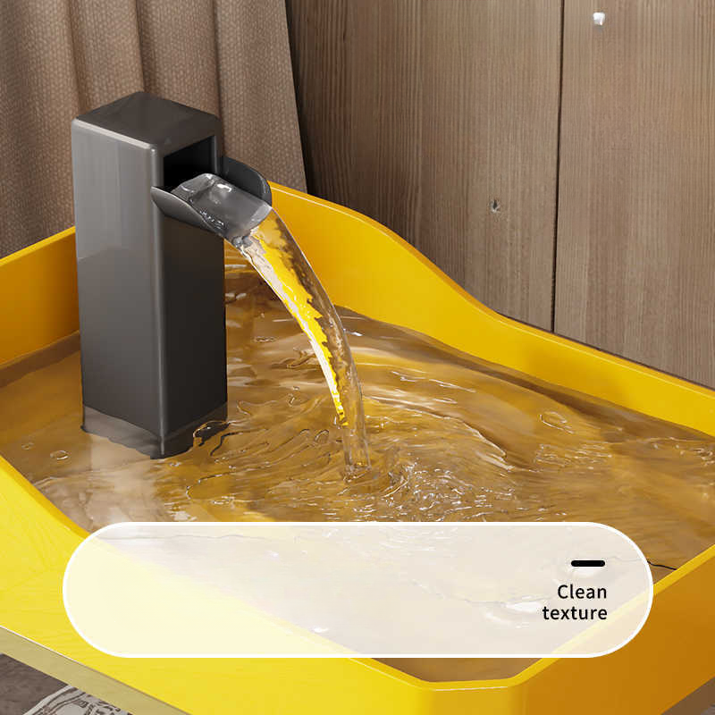 Smarter automatischer Trinkbrunnen für Haustiere