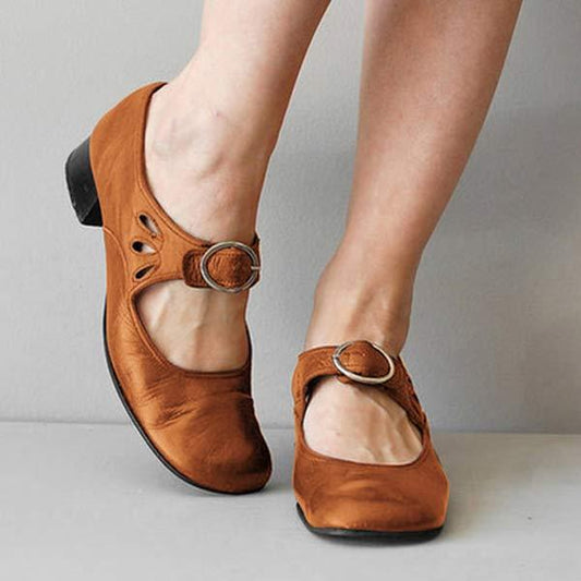 Orthopädische Ledersandalen mit Schnalle