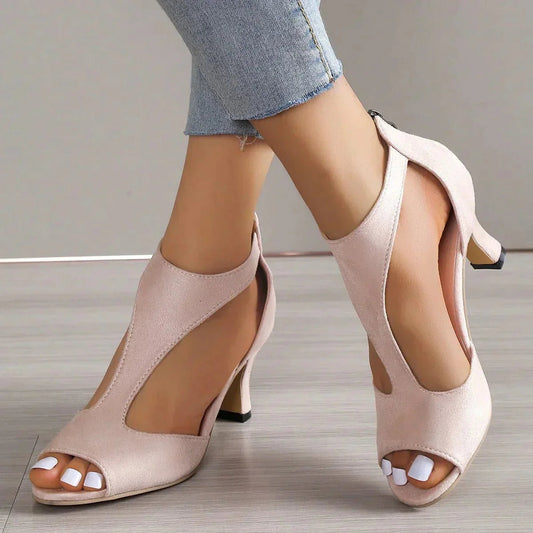 Orthopädische Sandalen mit Absatz