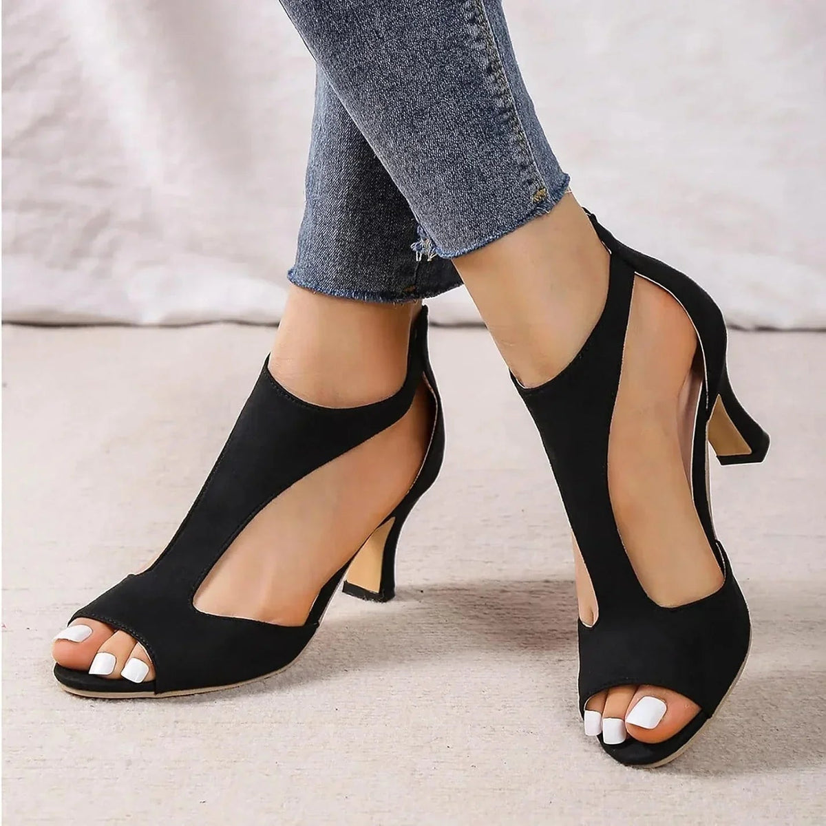 Orthopädische Sandalen mit Absatz