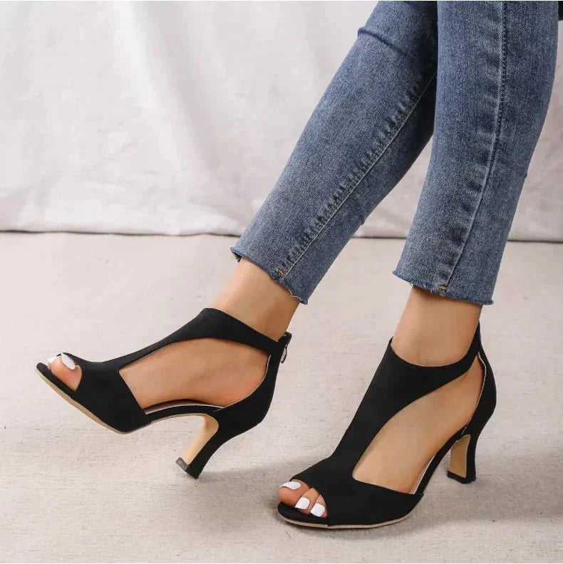 Orthopädische Sandalen mit Absatz