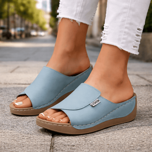 Orthopädische Damensandalen mit weicher Polsterung für bequemes und stabiles Gehen im Alltag