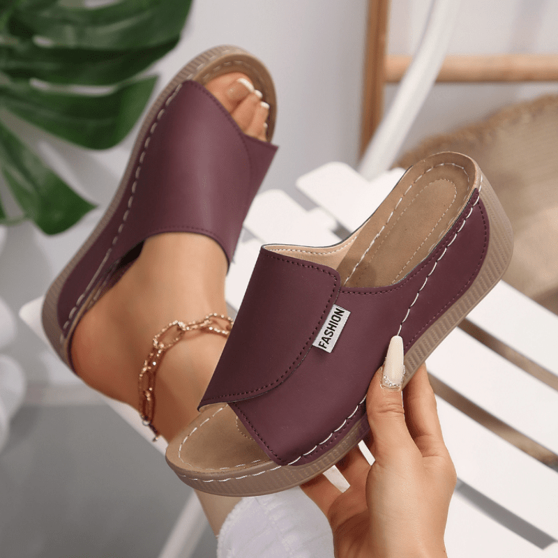 Orthopädische Damensandalen mit weicher Polsterung für bequemes und stabiles Gehen im Alltag