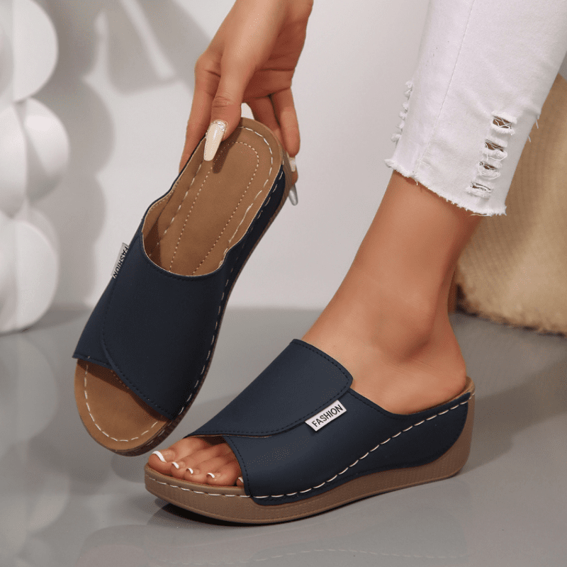 Orthopädische Damensandalen mit weicher Polsterung für bequemes und stabiles Gehen im Alltag