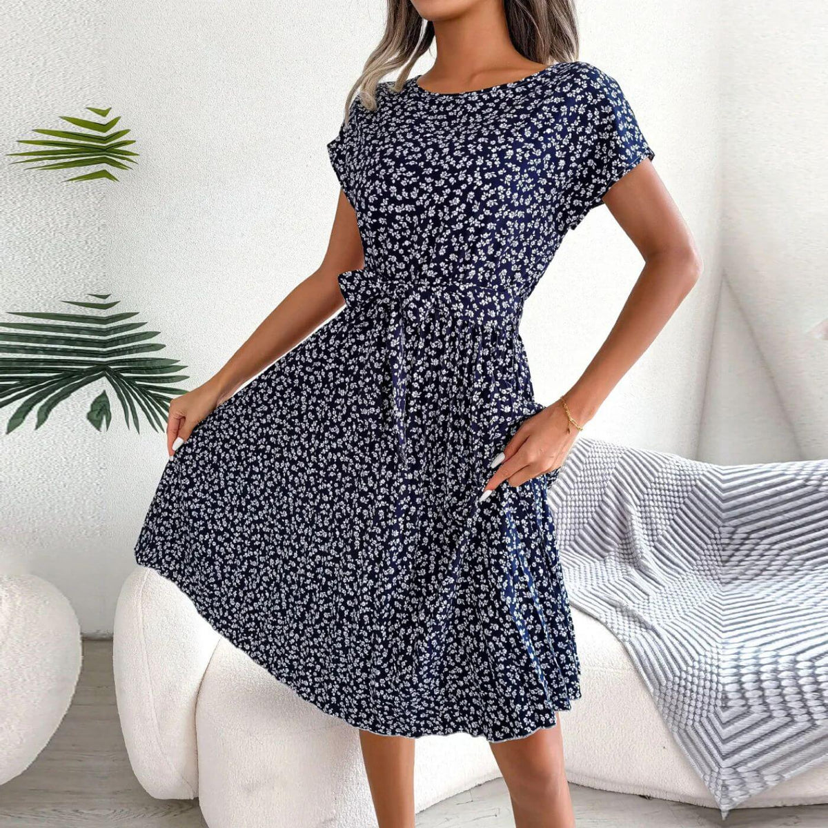 Plissiertes Damen-Midikleid in A-Linie