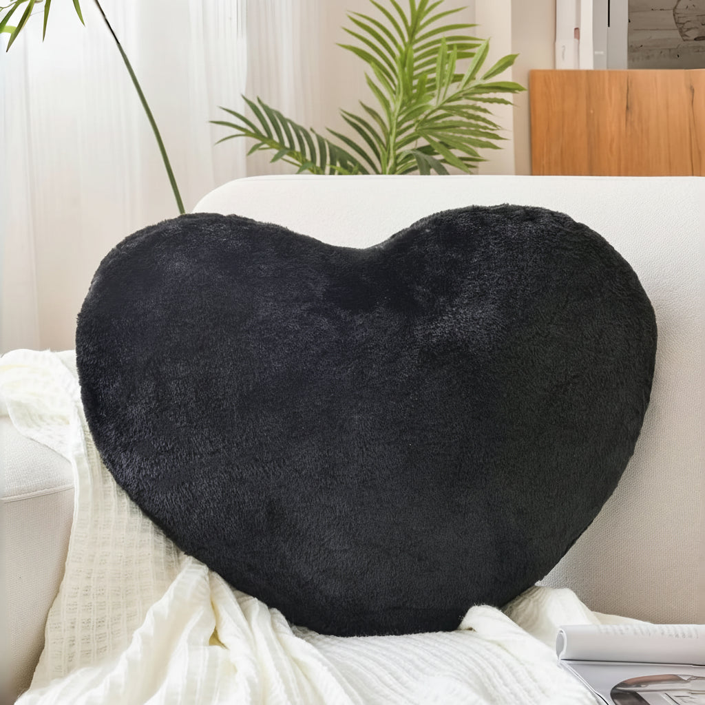 Herzförmiges Plüsch-Dekokissen fürs Sofa