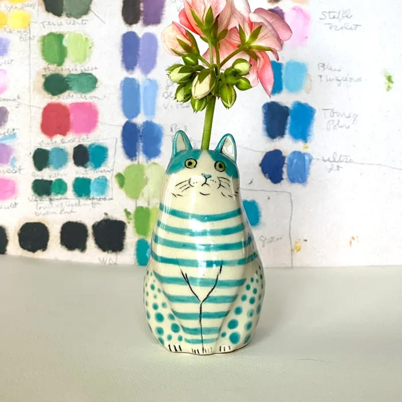 Gepunktete Vase in Katzenform
