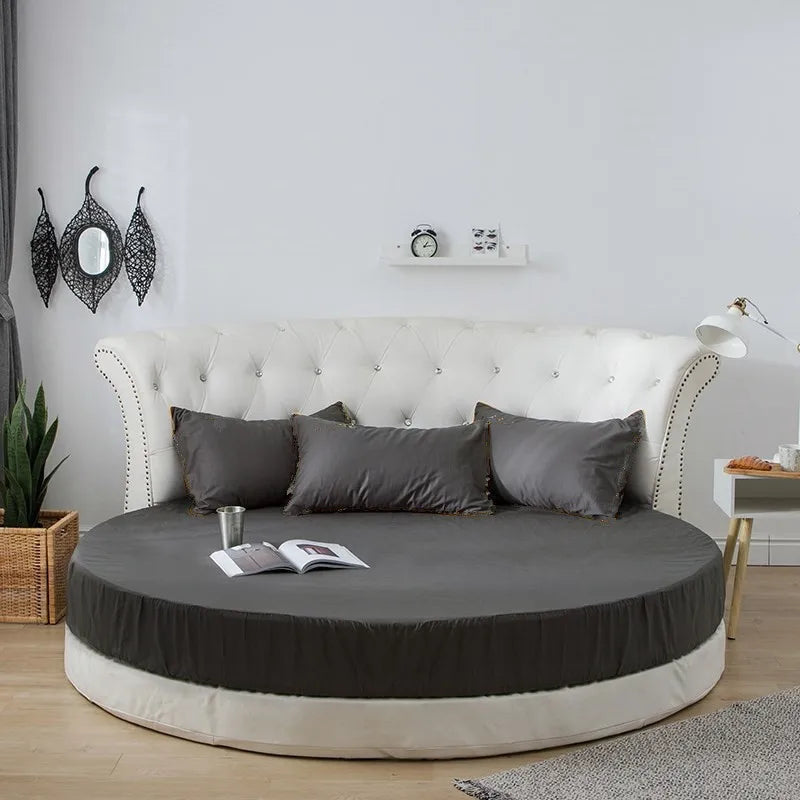 Weiches Spannbettlaken – runde Form, aus bequemem Material für das gemütliche Schlafzimmer