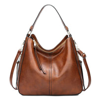 Weiche Schultertasche mit zeitloser Silhouette