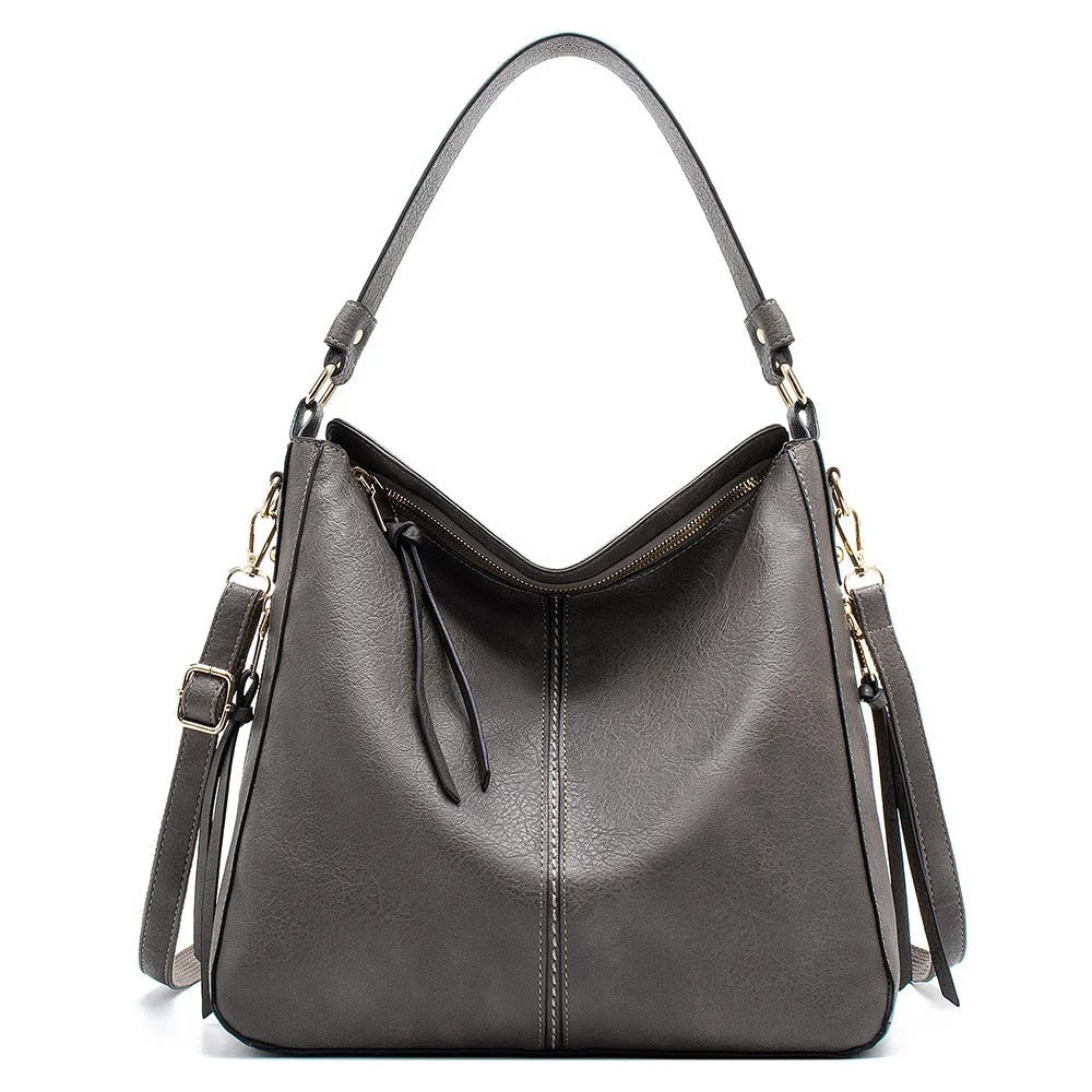 Weiche Schultertasche mit zeitloser Silhouette
