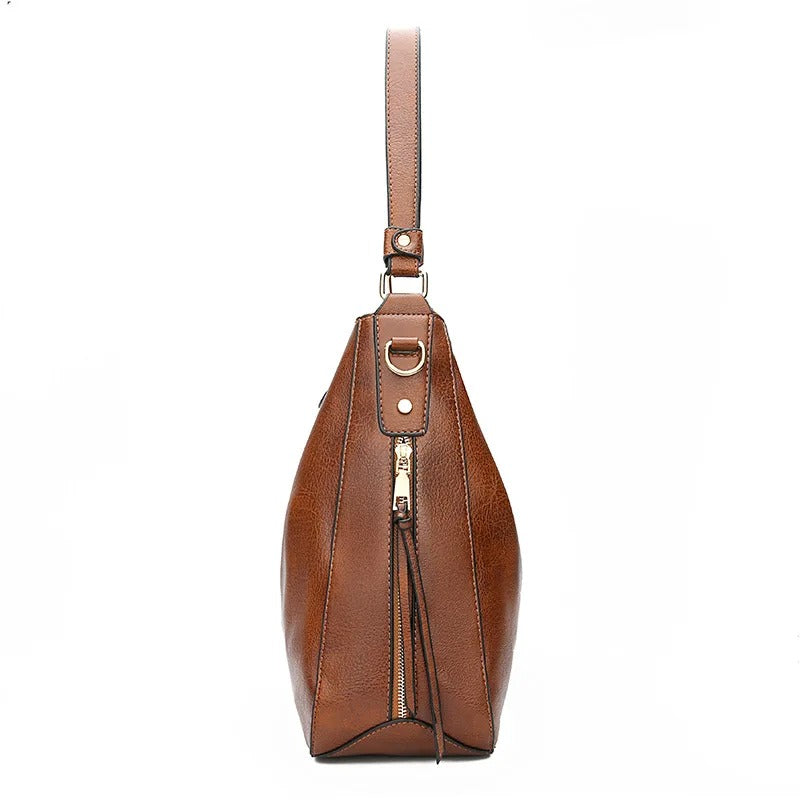 Weiche Schultertasche mit zeitloser Silhouette