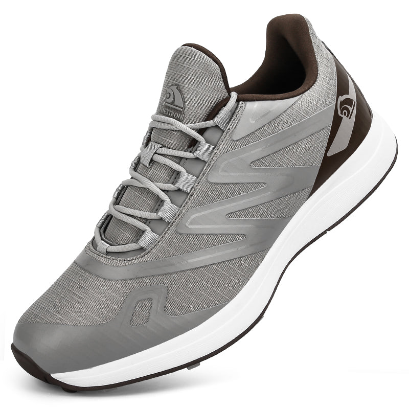 Extrem leichter und griffiger Golfschuh