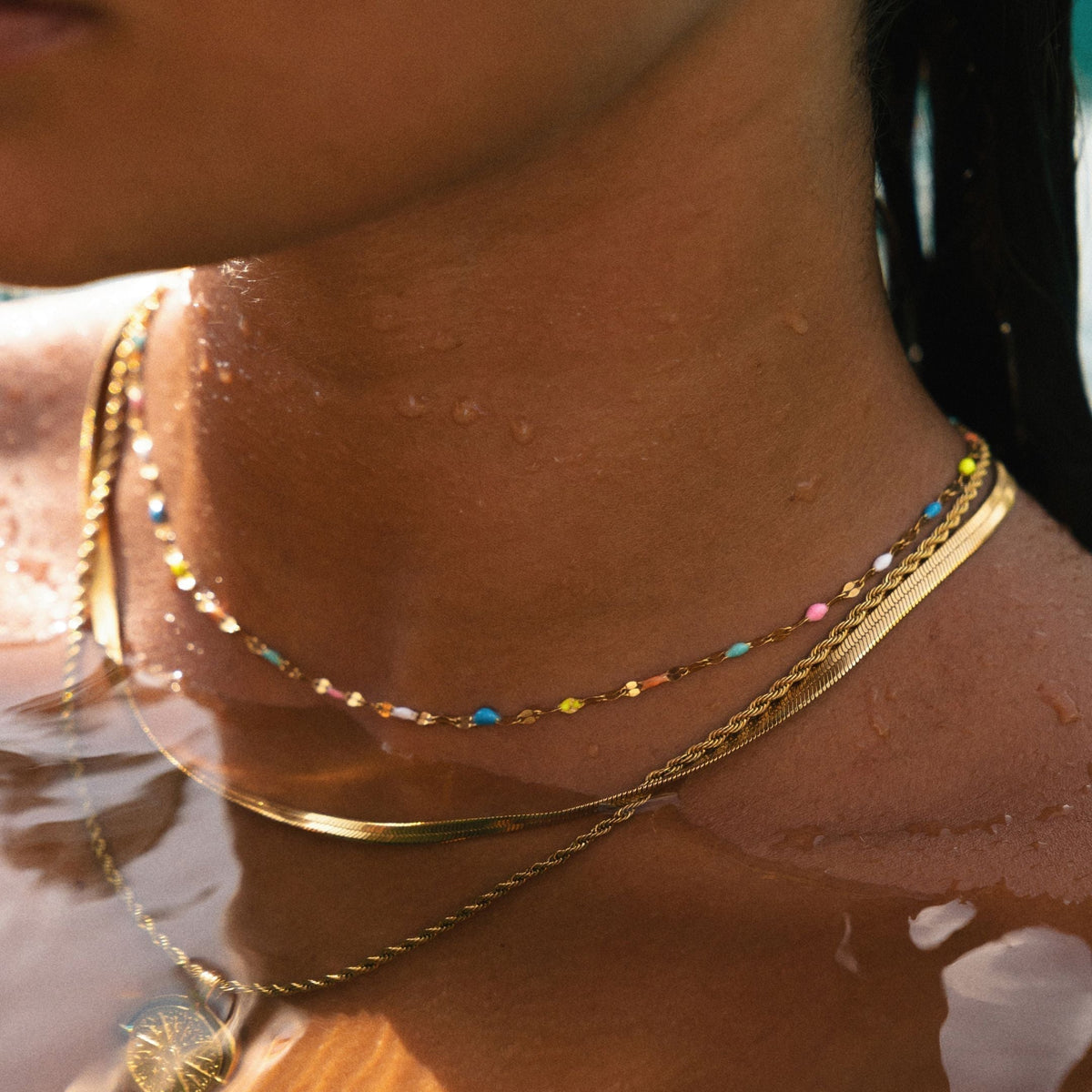 Selina regenbogenfarbene Choker-Halskette mit 18 Karat Vergoldung