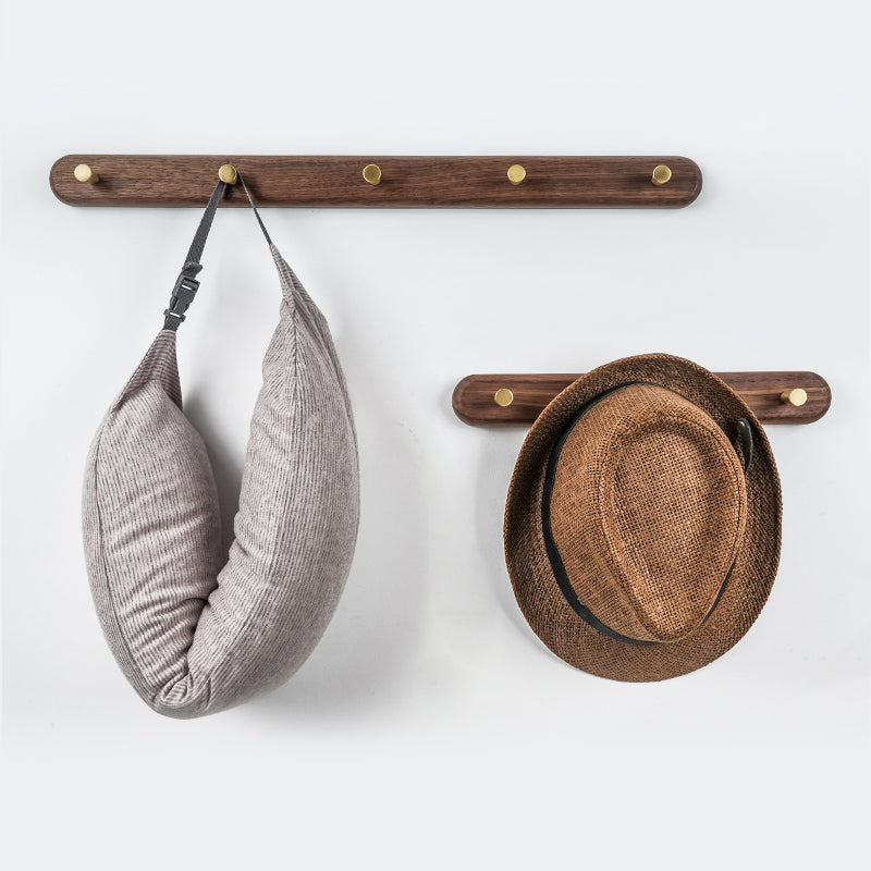 Skandinavische Wandgarderoben aus Naturholz und Messing