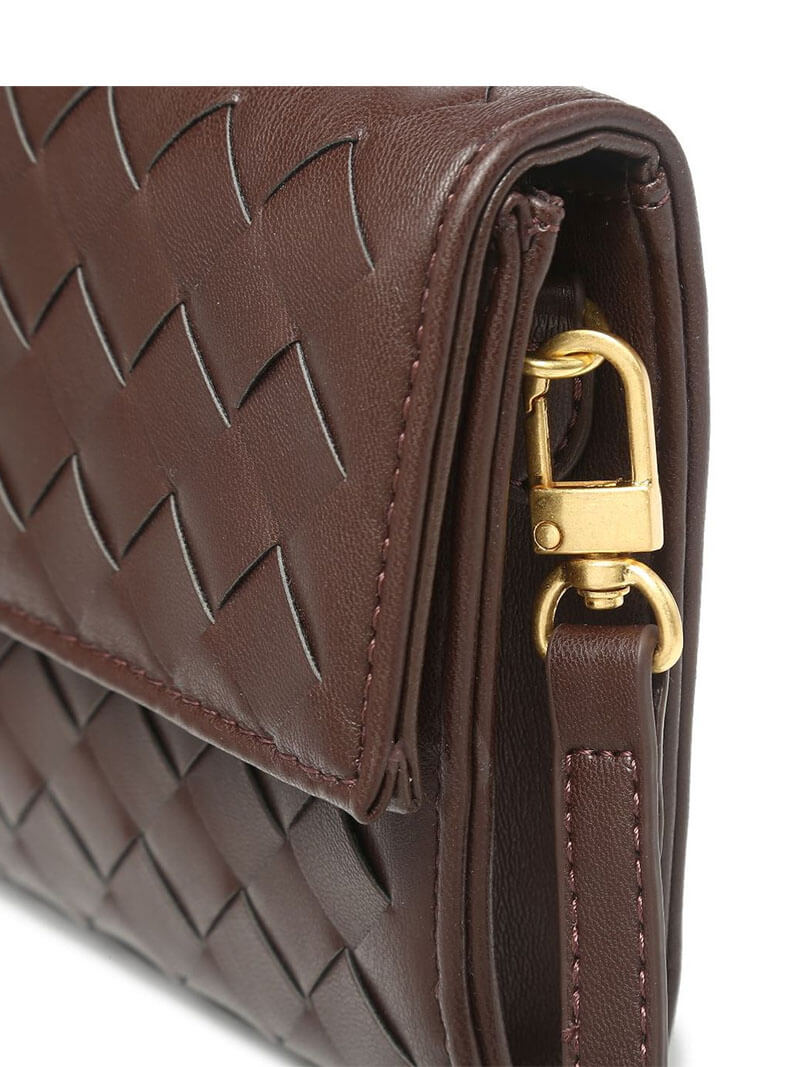 Stilvolle geflochtene Tasche