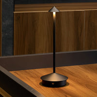 Stilvolle, dimmbare USB-Tischlampe