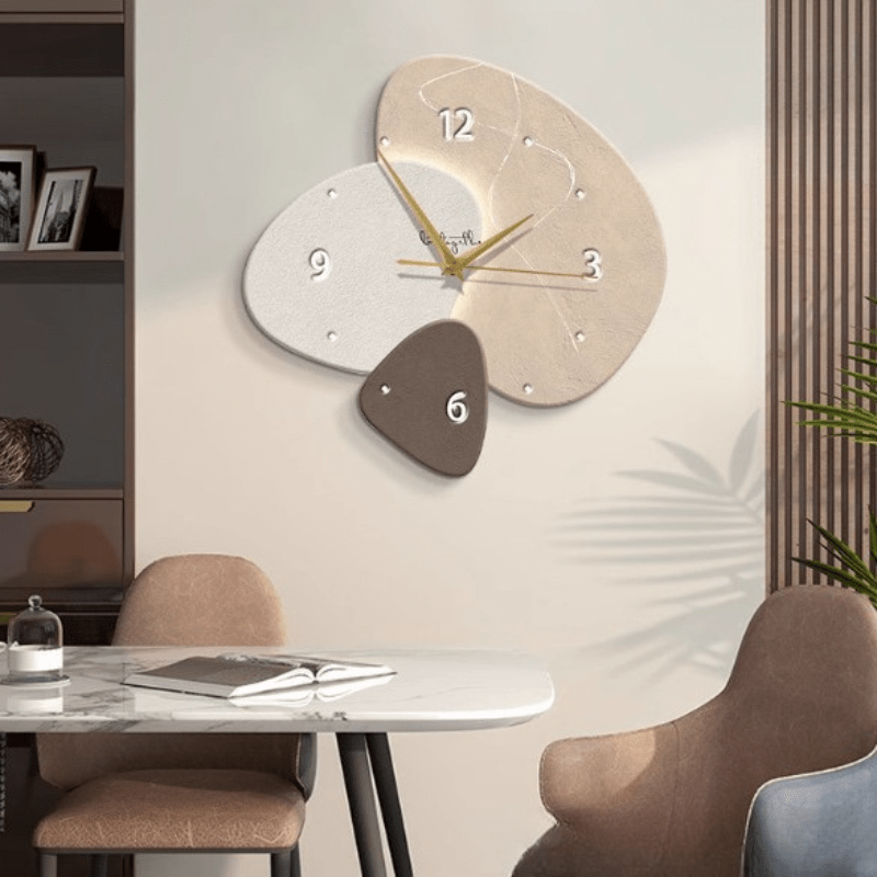 Stilvolle skandinavische Wanduhr mit lautlosem Uhrwerk