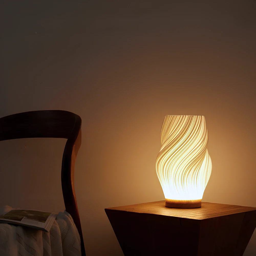 Dimmbare Design-LED-Lampe mit gewellter Struktur