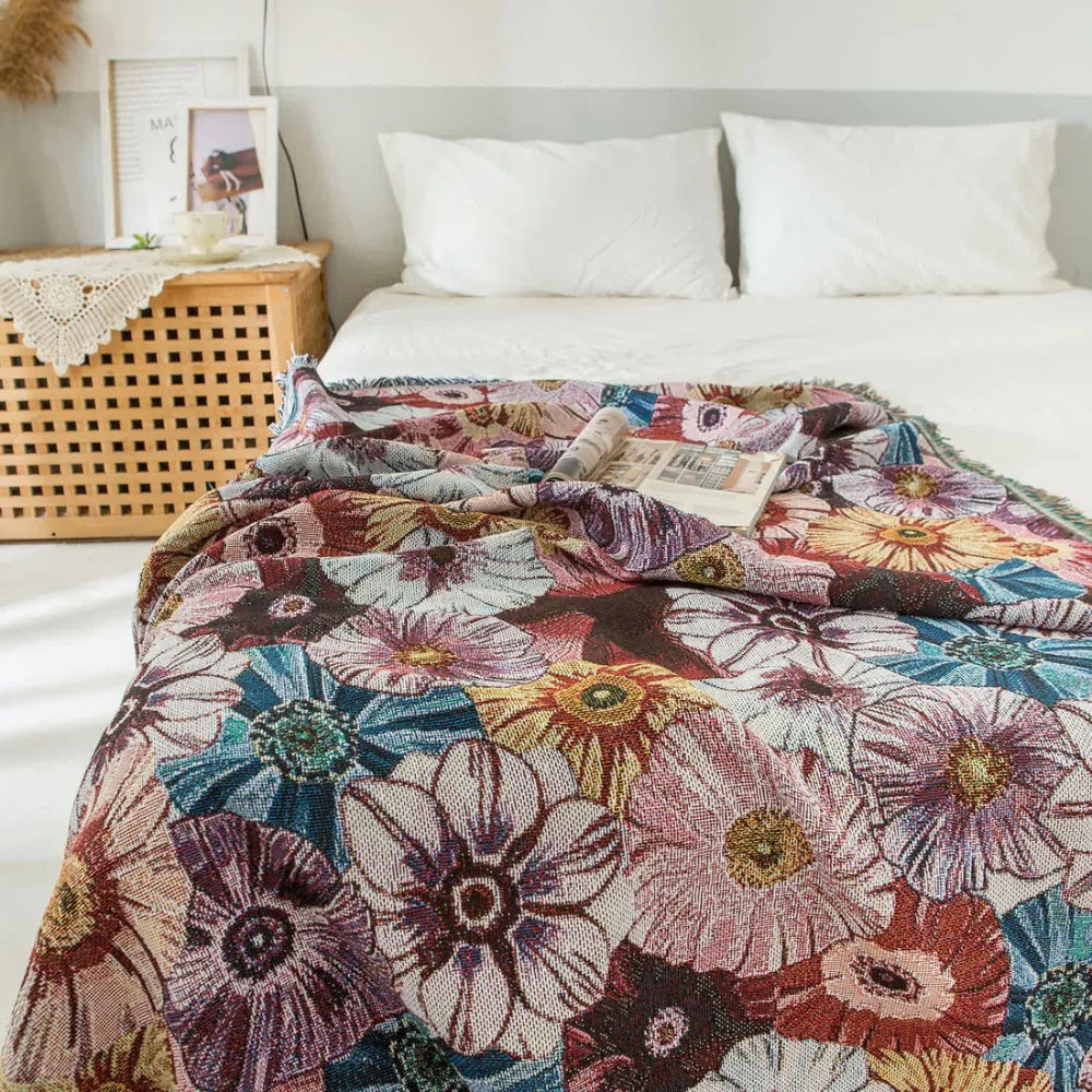 Gewebte Vintage-Kuscheldecke mit Blumenmuster und Fransen