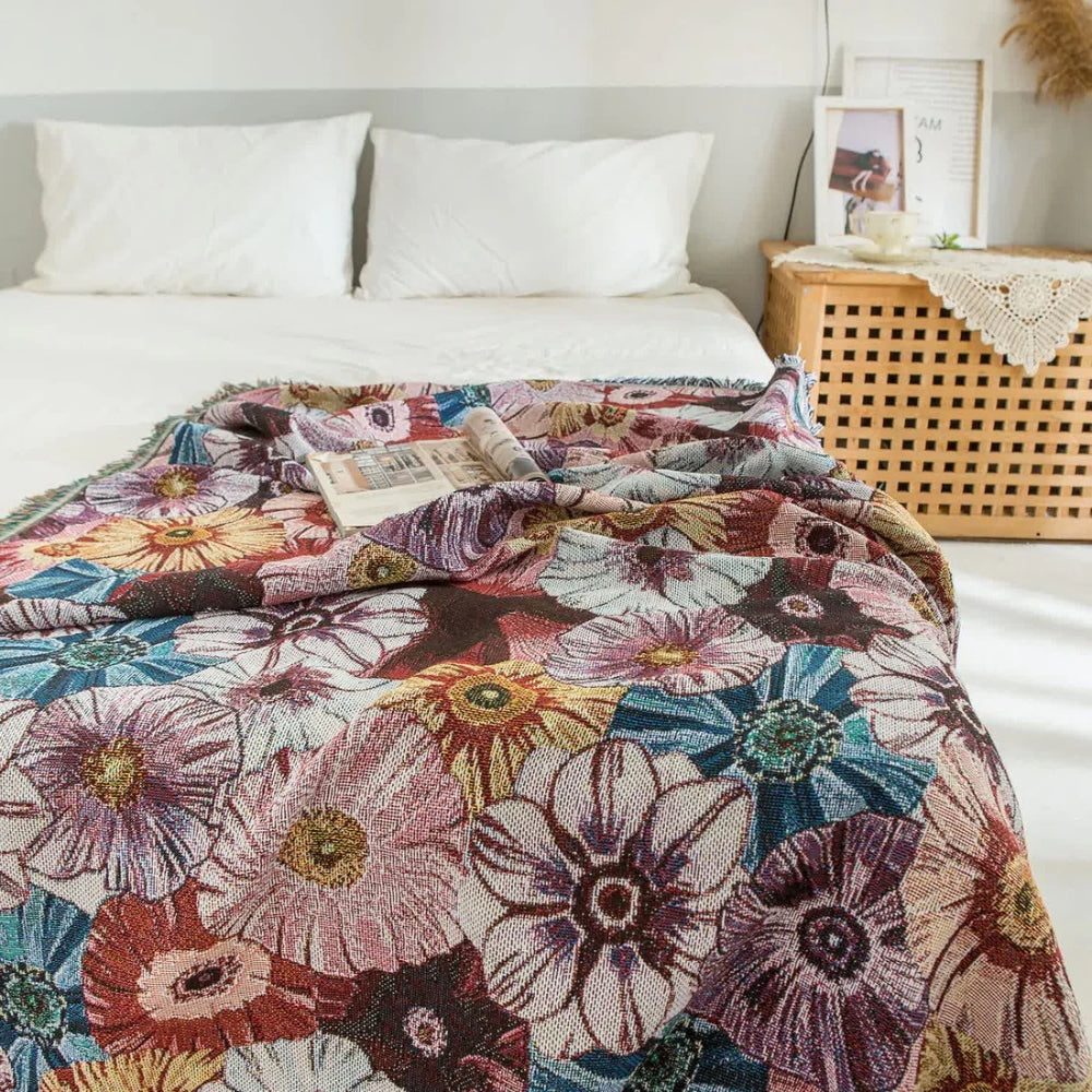 Gewebte Vintage-Kuscheldecke mit Blumenmuster und Fransen