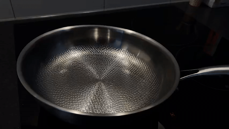 Titan Bratpfanne