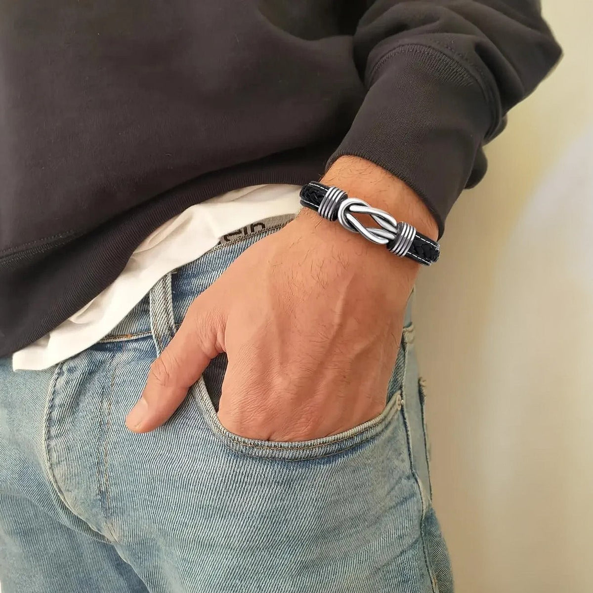 Unisex Lederarmband mit ewigem Liebesknoten