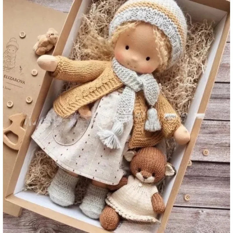 Unisex handgefertigte Waldorf-inspirierte Plüschpuppe