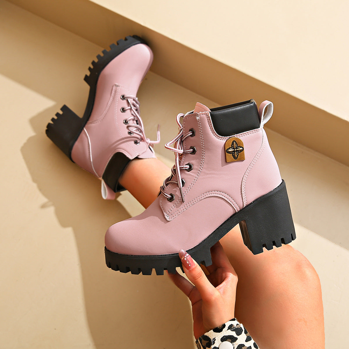 Urban Warrior Stiefel — Beherrsche die Strassen mit unaufhaltsamem Halt und wasserdichter Leistung