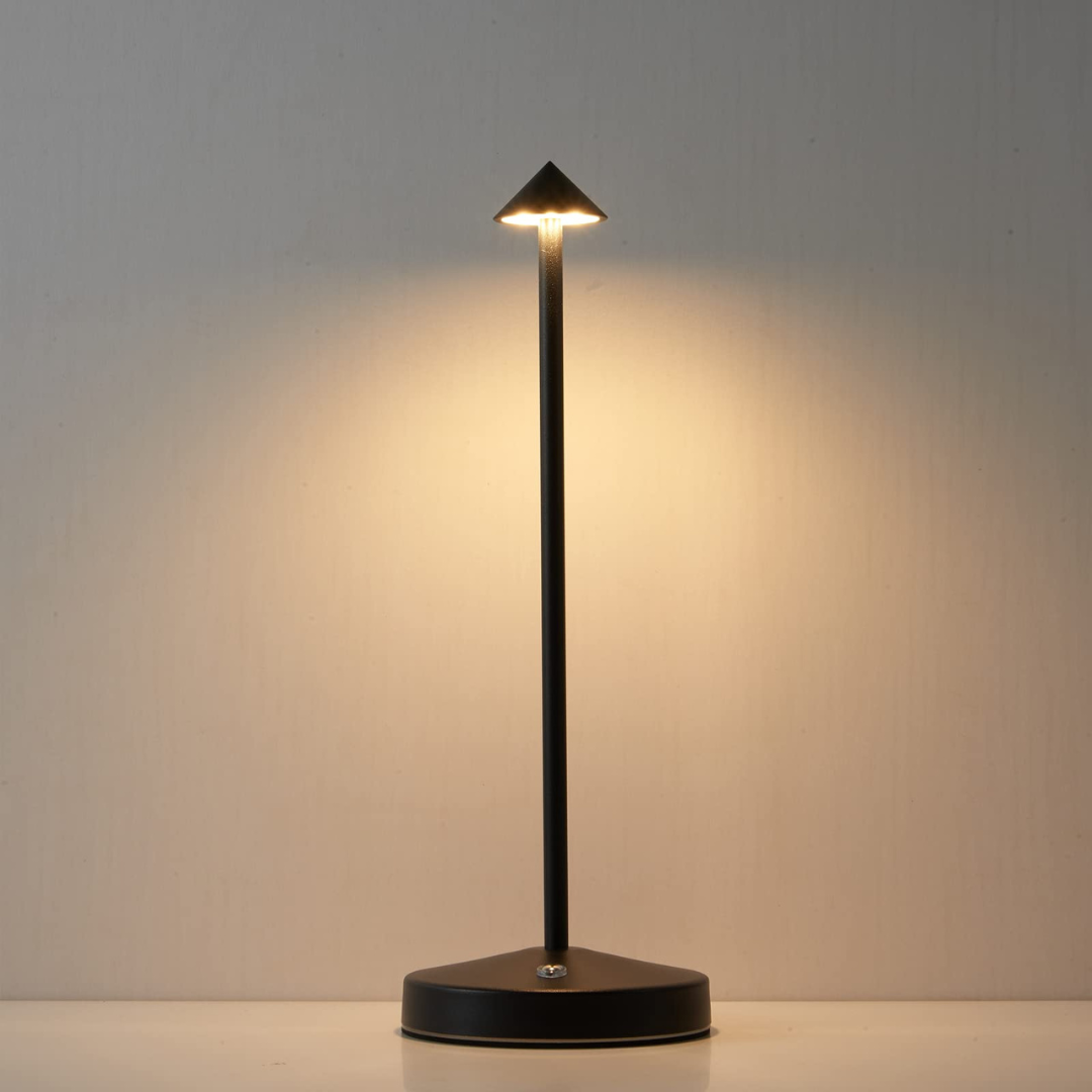 Kabellose Tischlampe mit einstellbarer Helligkeit und wasserdichtem Design